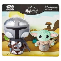 Hallmark Itty Bittys® Star Wars™ The Mandalorian™ And Grogu™ Plush, Set Of 2 -Hallmark Sales Store Star Wars Mandalorian and Grogu Plush itty bittys 2Pack 1KDD2106 03