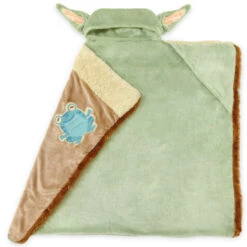 Hallmark Star Wars: The Mandalorian™ The Child™ Grogu™ Hooded Blanket 7 Hallmark Star Wars: The Mandalorian™ The Child™ Grogu™ Hooded Blanket -Hallmark Sales Store Star Wars The Mandalorian The Child Grogu Blanket With Hood 1BBY4743 03