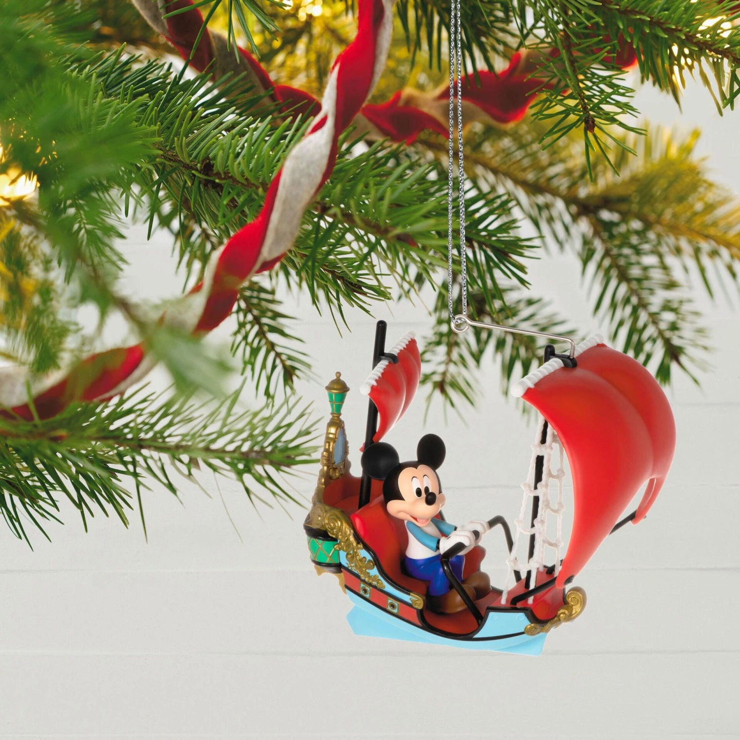 Hallmark Disney Peter Pan's Flight Off To Never Land! Ornament 6 Hallmark Disney Peter Pan's Flight Off To Never Land! Ornament - Image 4
