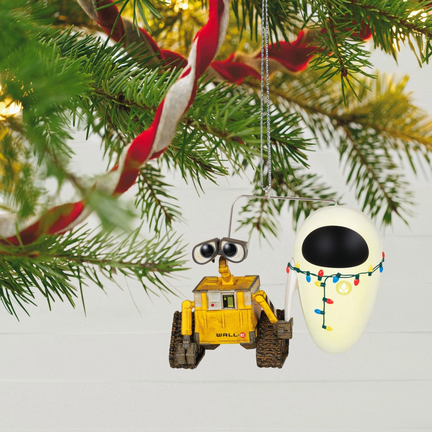 Hallmark Disney/Pixar Wall-E 15th Anniversary Wall-E And Eve Ornament 7 Hallmark Disney/Pixar Wall-E 15th Anniversary Wall-E And Eve Ornament - Image 5