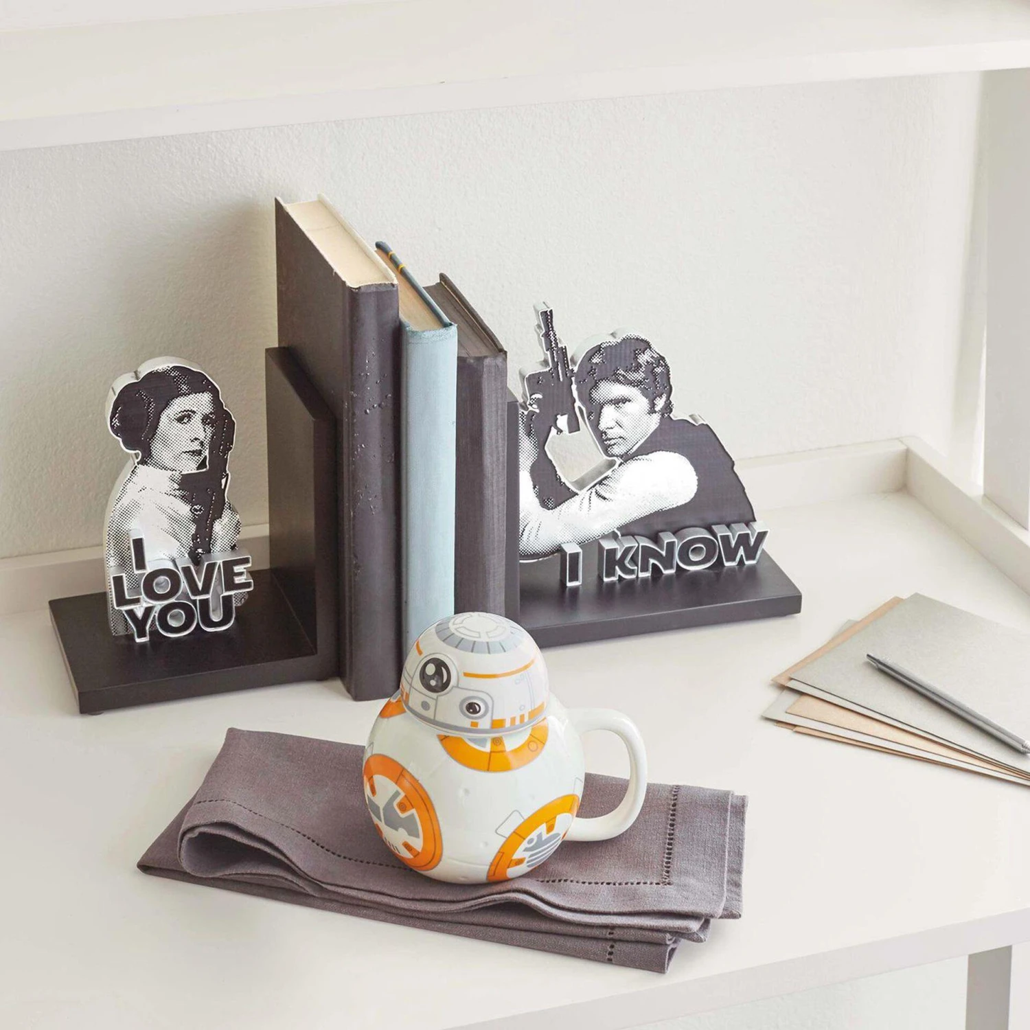 Hallmark Star Wars Han Solo And Princess Leia Bookends, Set Of 2 Desk Accessories Sci-Fi 4 Hallmark Star Wars Han Solo And Princess Leia Bookends, Set Of 2 Desk Accessories Sci-Fi - Image 2